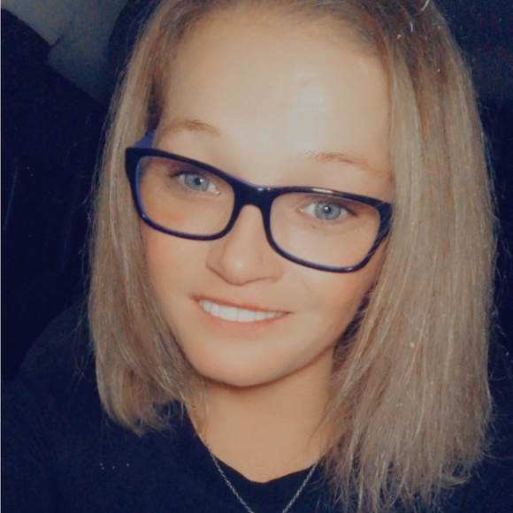 Meet your Posher, Kayla J🩵 - Picture 1 of 1